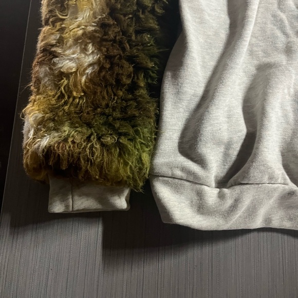 Fur Sleeved Sweatshirt By Rehab Small - Picture 10 of 15